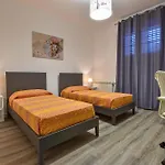 Lovely Home In Monreale בית נופש