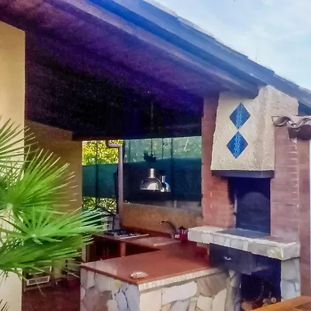 Lovely Home In Monreale בית נופש